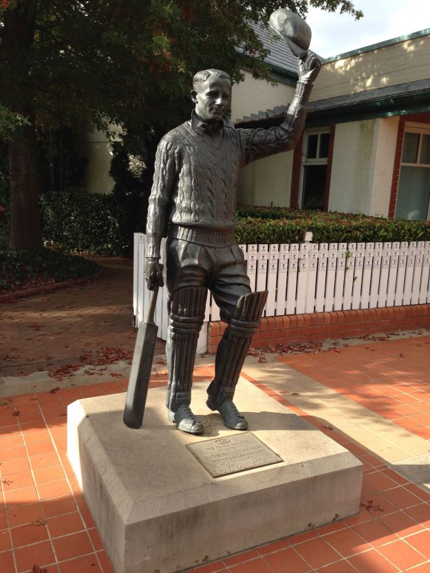 Bradman statue